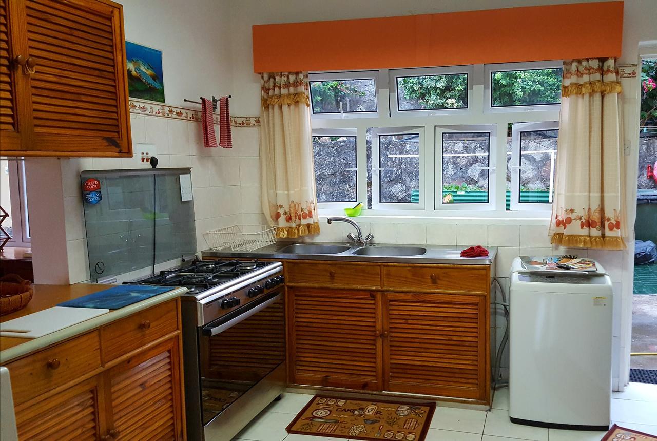 Hibiscus House Seychelles Self Catering Apartment Victoria Exterior photo